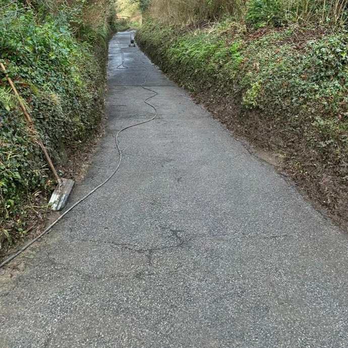 clean driveway removing all debris